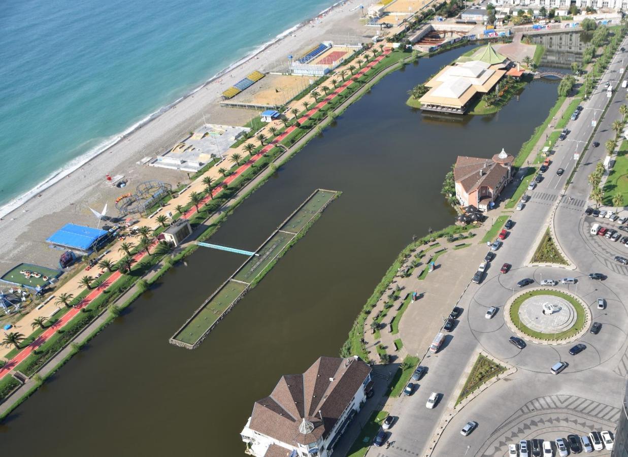 Diamond Apartment Batumi Esterno foto